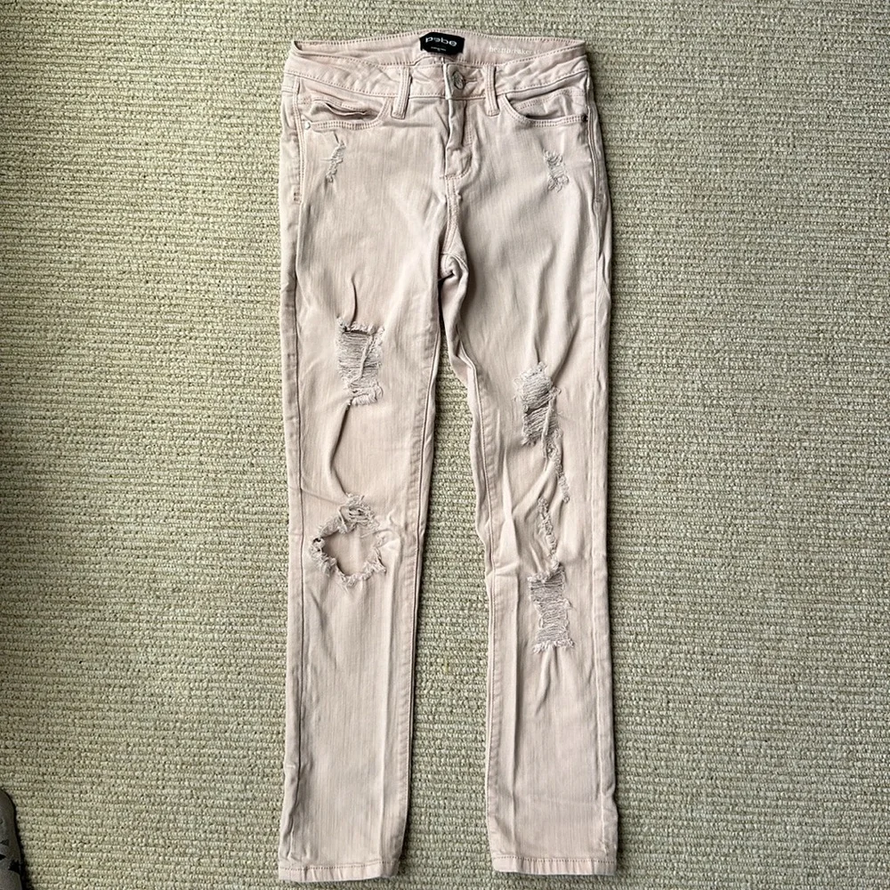 BEBE ripped skinny jeans. - Picture 3 of 4